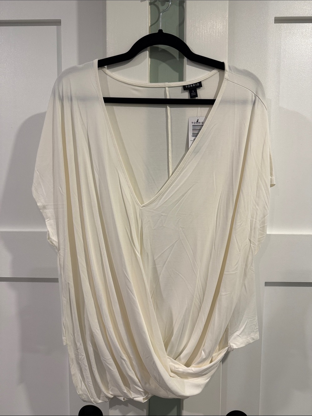 NWT torrid Cream Draped Surplice Front Twist Top